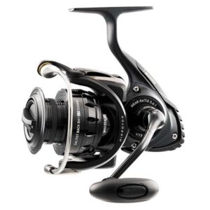 Daiwa Saltist Back Bay Spinning Reel - Sttbb4000lt